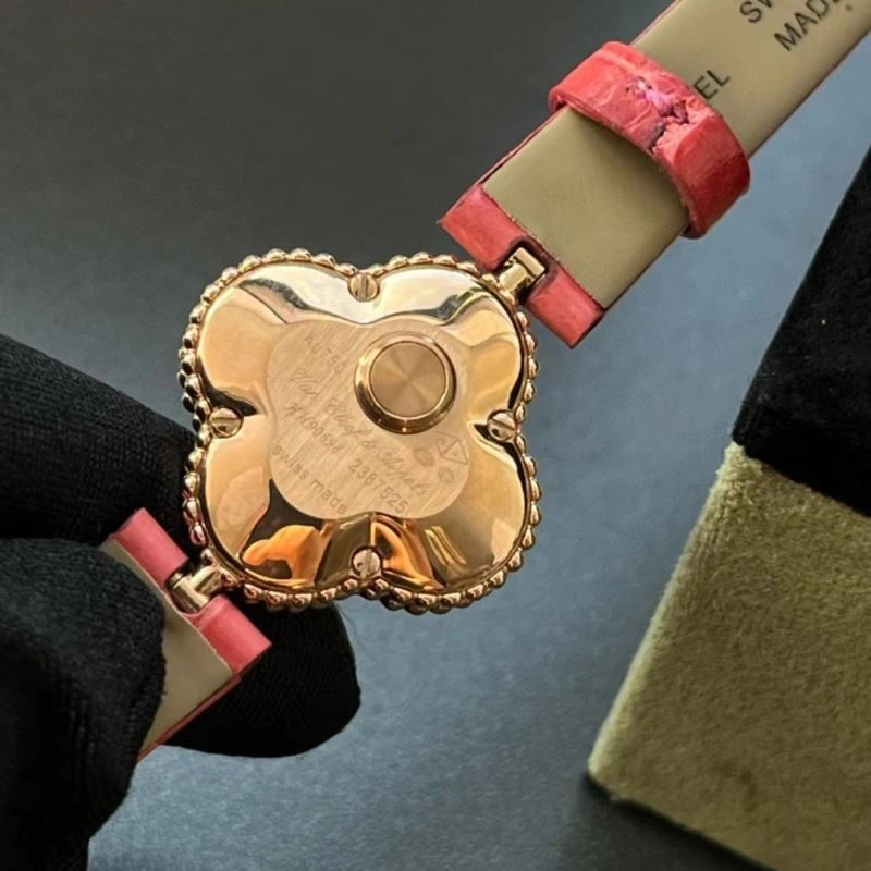 WrinkleFree VAN CLEEF ARPELS Watches 206857