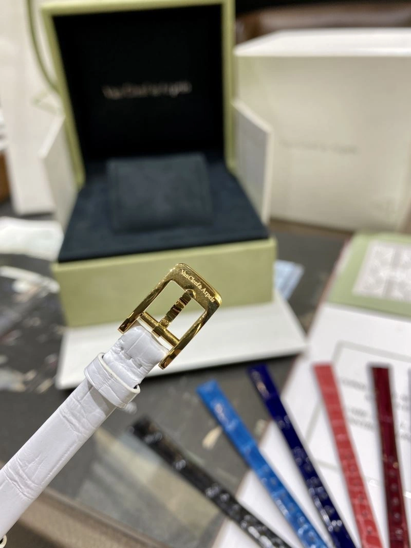 Effortless VAN CLEEF ARPELS Watches 206851