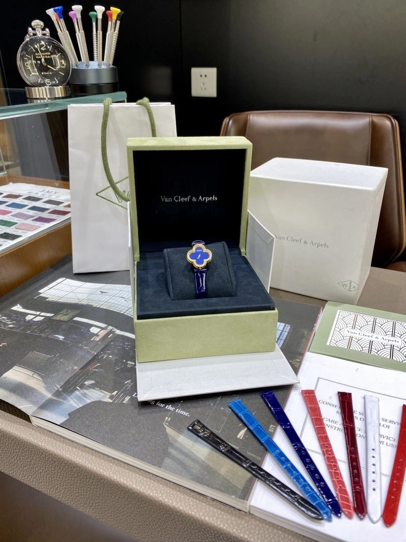 VAN CLEEF ARPELS Watches Trendy 206848