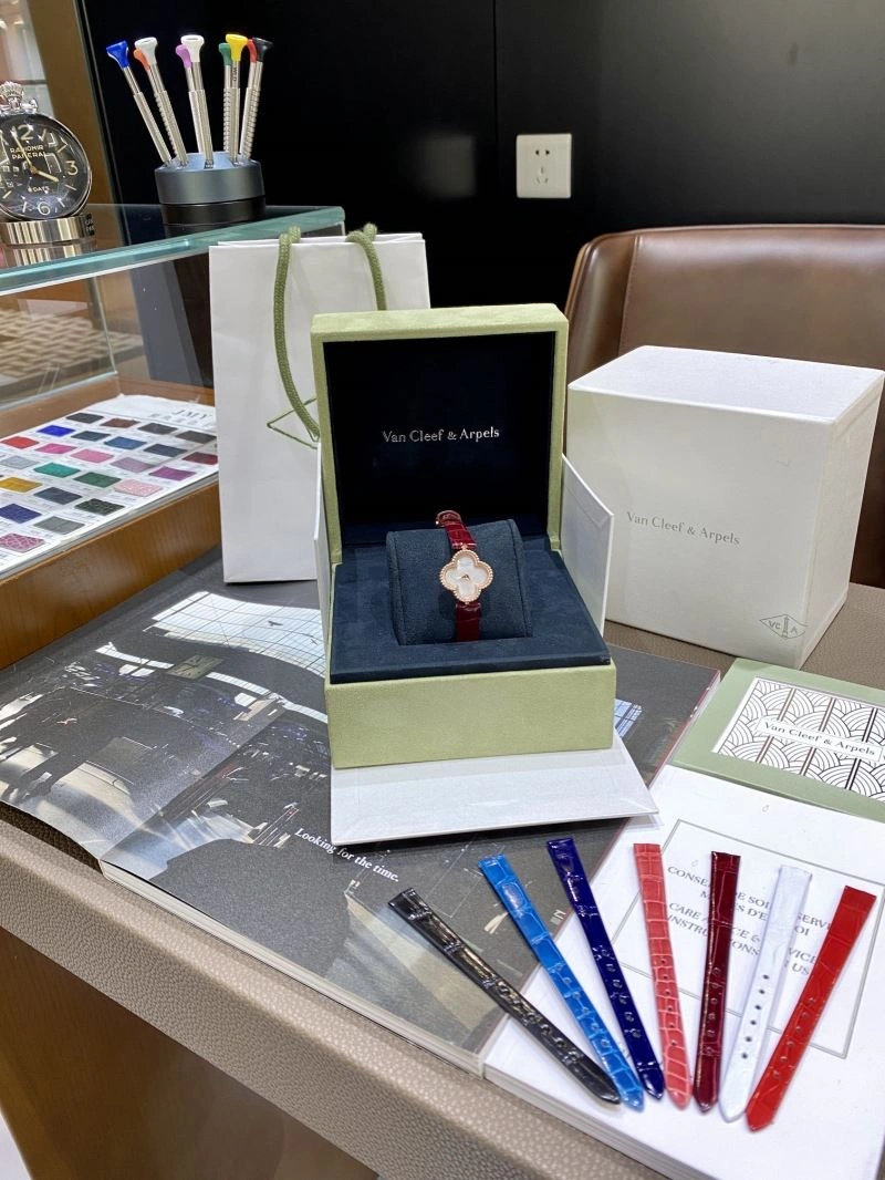 VAN CLEEF ARPELS Watches Durable 206852