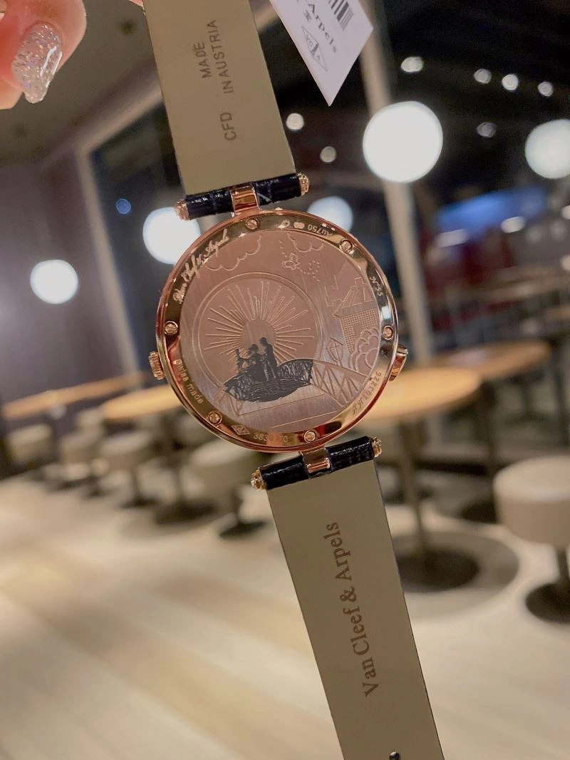 UrbanChic VAN CLEEF ARPELS Watches 206844