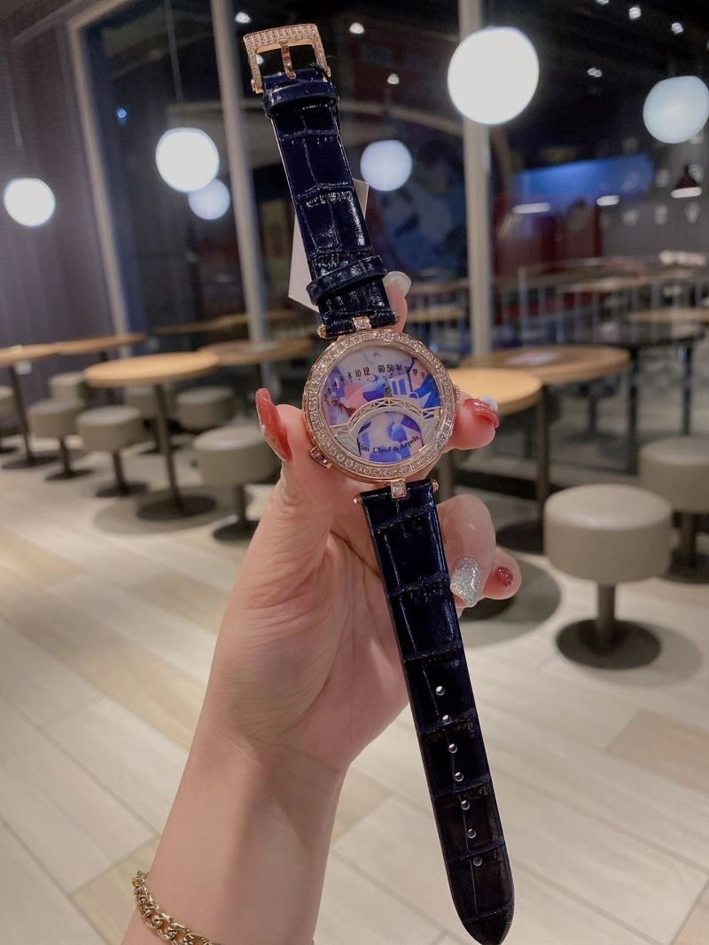 UrbanChic VAN CLEEF ARPELS Watches 206844