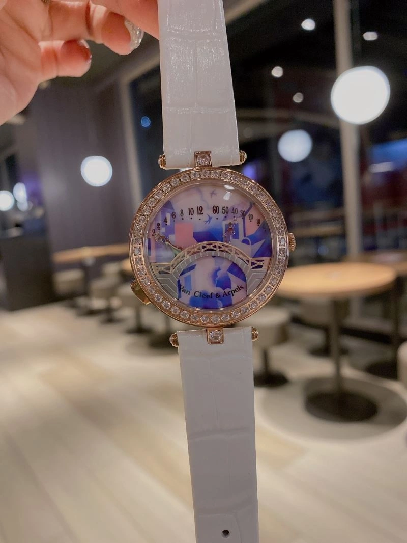 Minimalist VAN CLEEF ARPELS Watches 206831