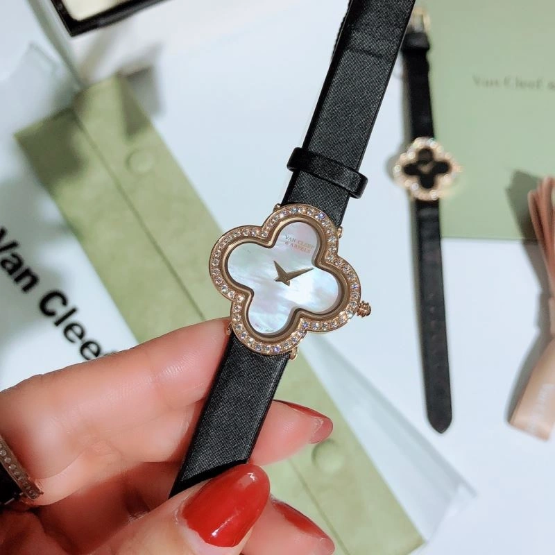 VAN CLEEF ARPELS Watches RelaxedFit 206825
