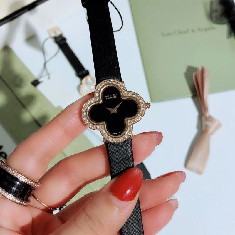VAN CLEEF ARPELS Watches RelaxedFit 206825