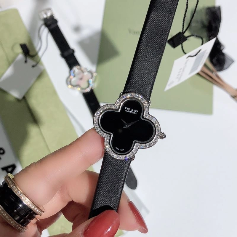 VAN CLEEF ARPELS Watches RelaxedFit 206829