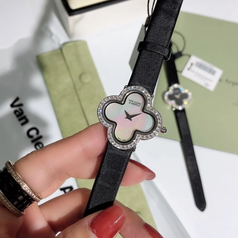 VAN CLEEF ARPELS Watches RelaxedFit 206829