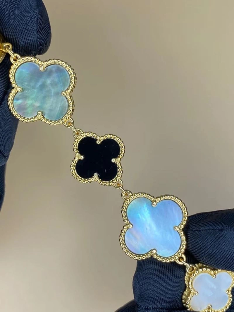Comfortable VAN CLEEF ARPELS Watches 206818