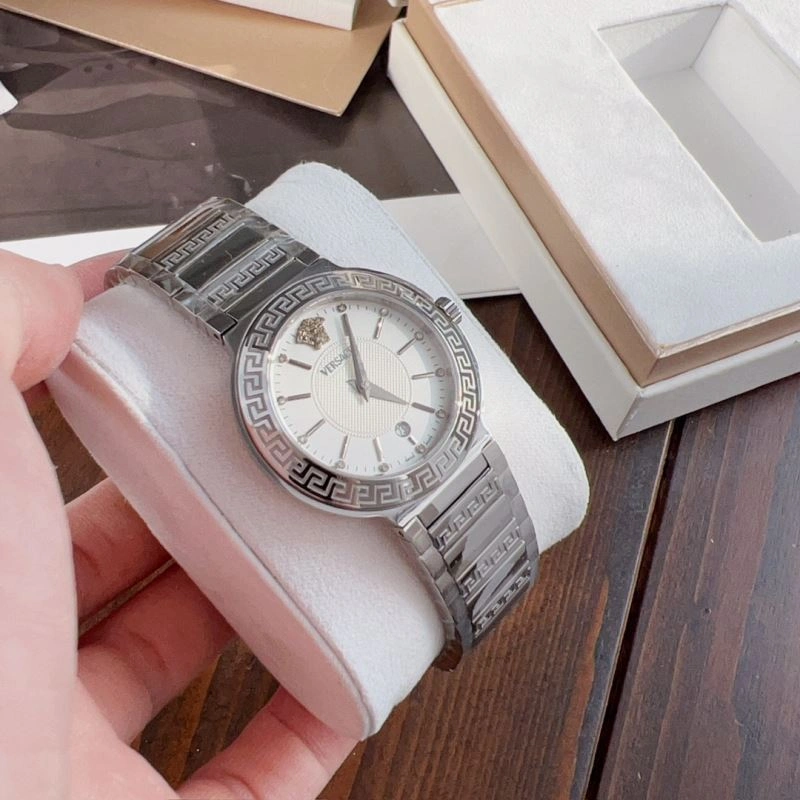 Effortless VERSACE Watches 207315