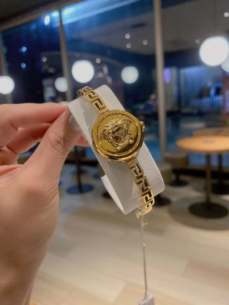Practical VERSACE Watches 207277