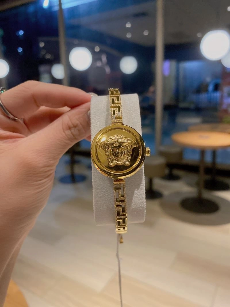 Practical VERSACE Watches 207277