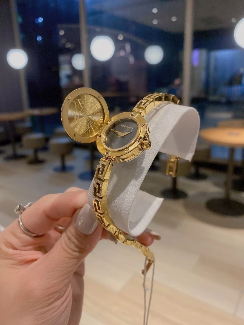 Practical VERSACE Watches 207277
