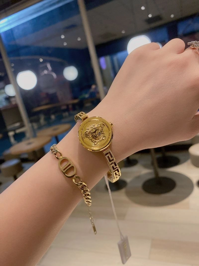 Practical VERSACE Watches 207277