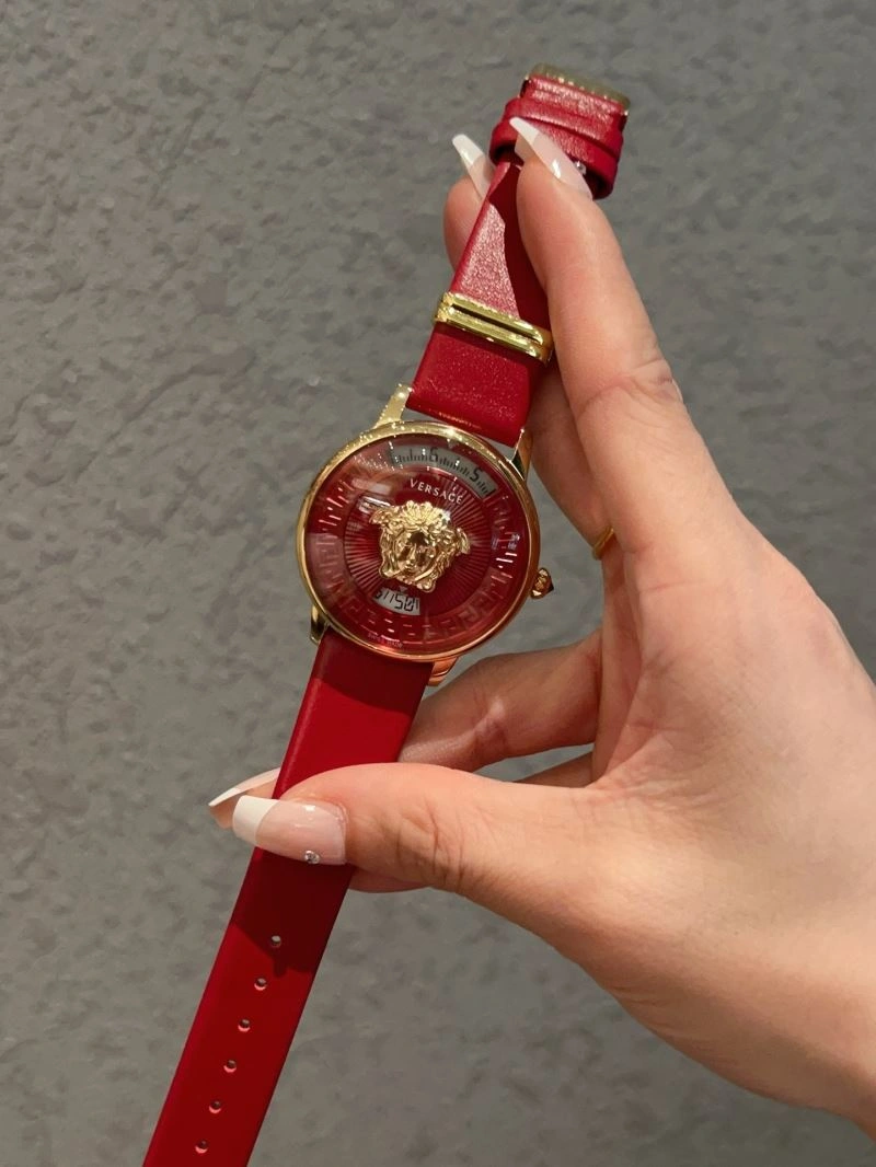 Youthful VERSACE Watches 207145