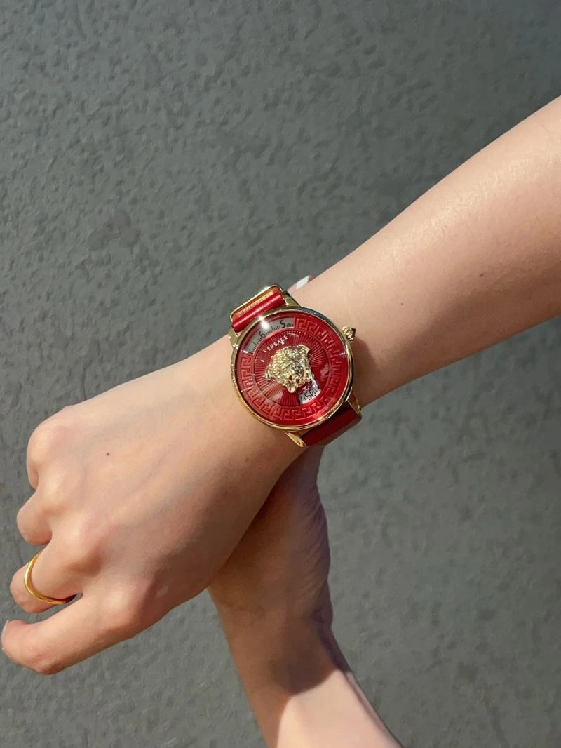 Youthful VERSACE Watches 207145