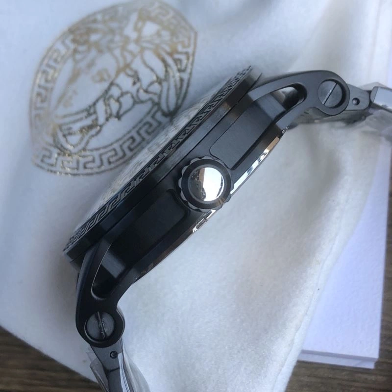 VERSACE Watches Durable 207143