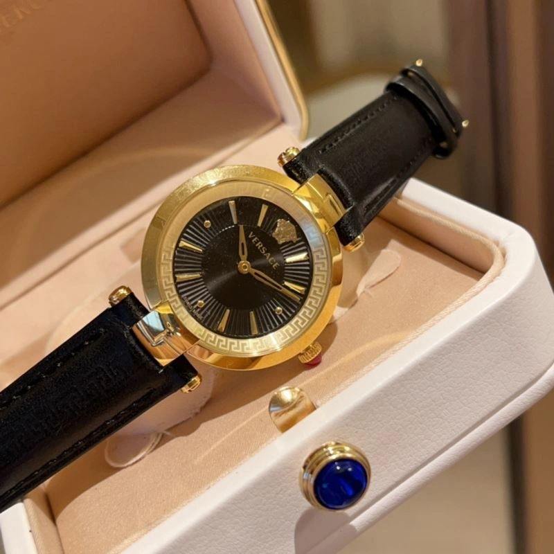 Sporty VERSACE Watches 207114