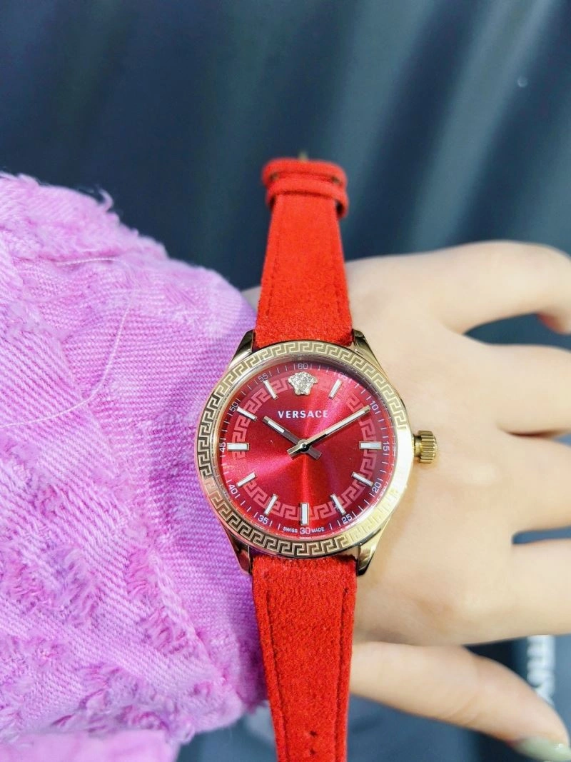 Versatile VERSACE Watches 207121
