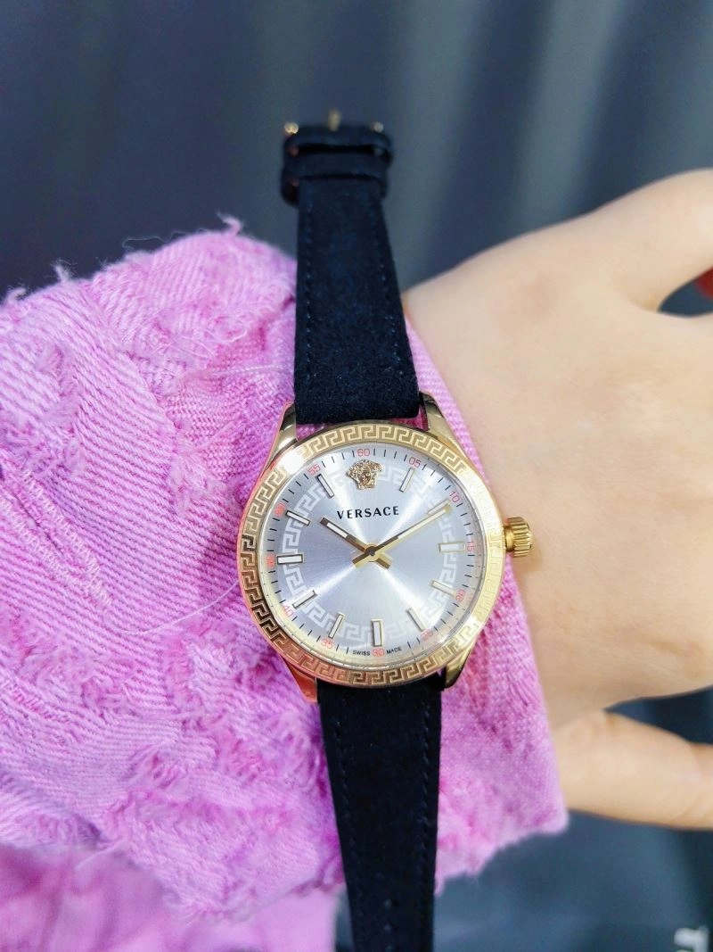 Versatile VERSACE Watches 207121