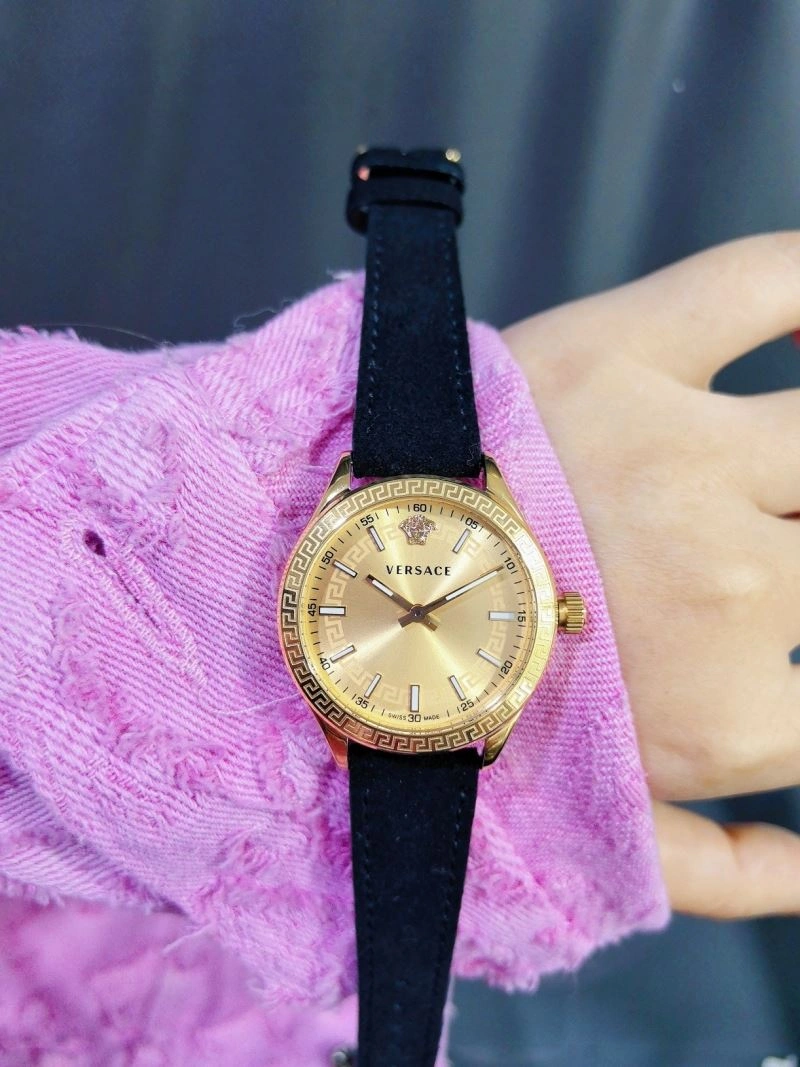 Versatile VERSACE Watches 207121