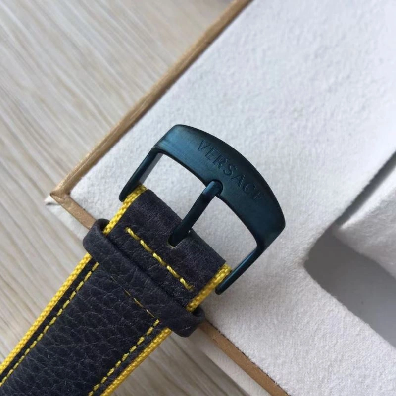 Compact VERSACE Watches 206991