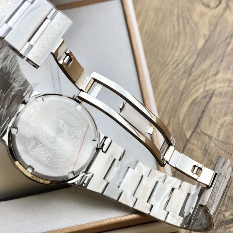 Sporty VERSACE Watches 206905