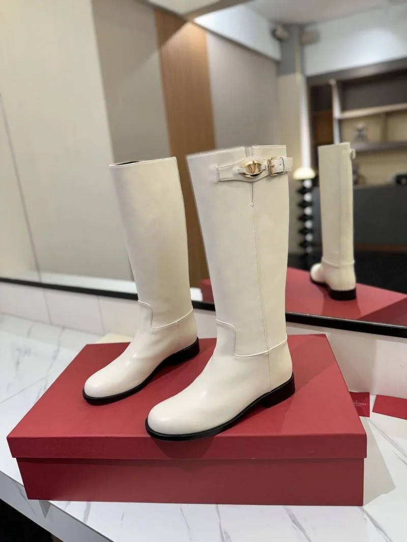 EyeCatching Valentino Boots 37111