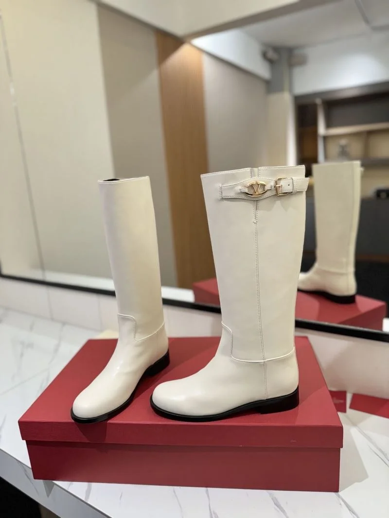 EyeCatching Valentino Boots 37111