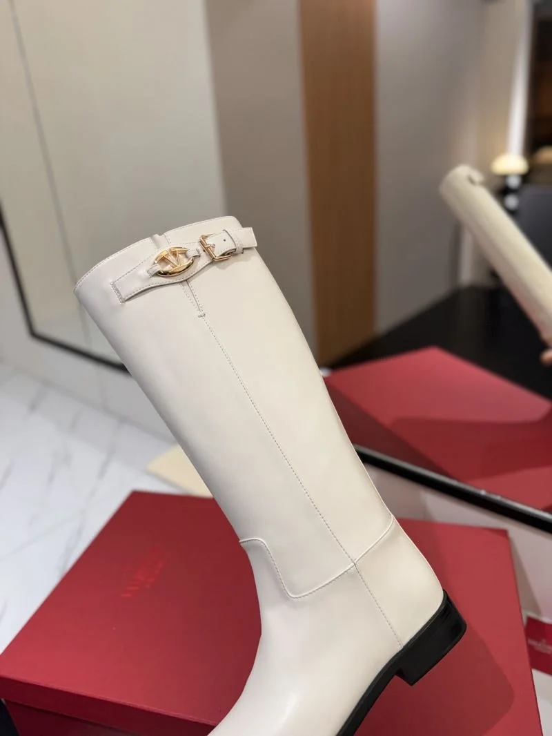 EyeCatching Valentino Boots 37111