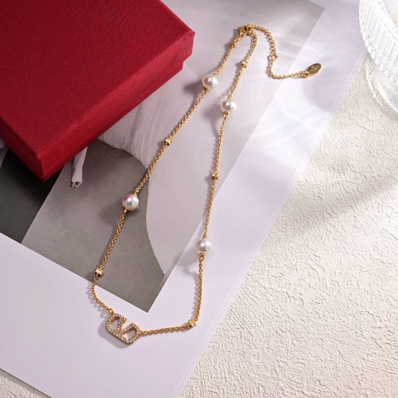 Stylish Valentino Bracelets 210336