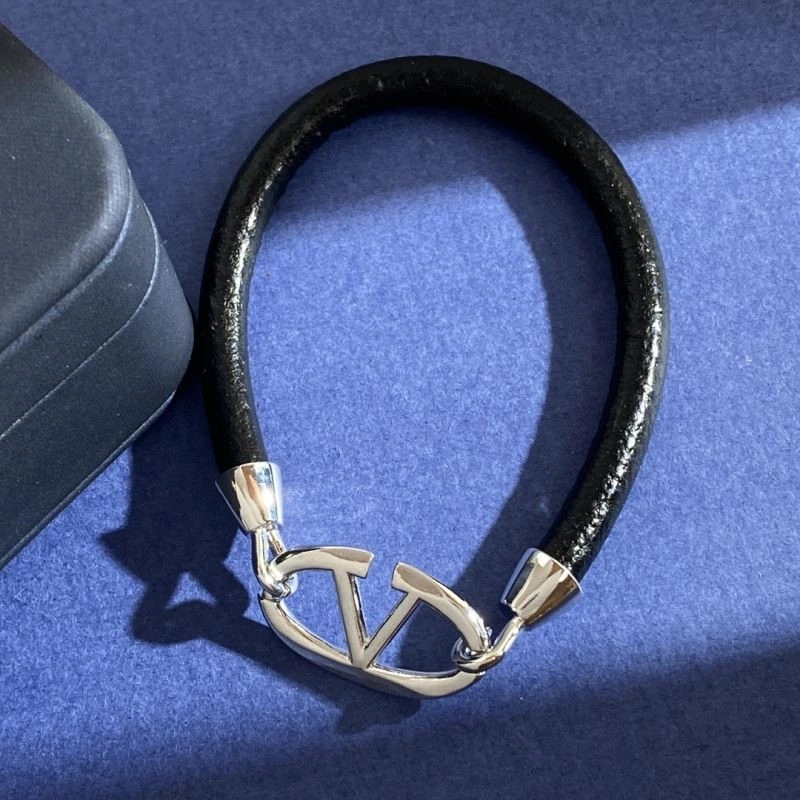 Modern Valentino Bracelets 210340