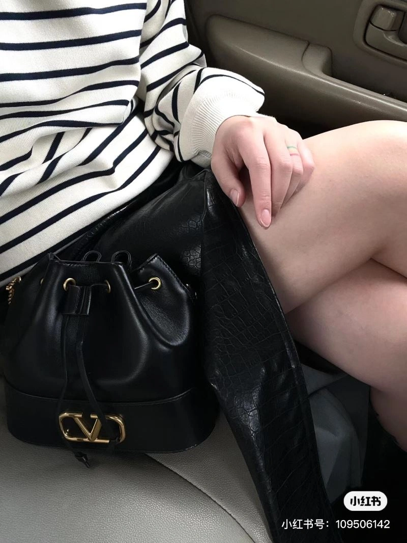 Valentino Bucket Bags Cozy 60075