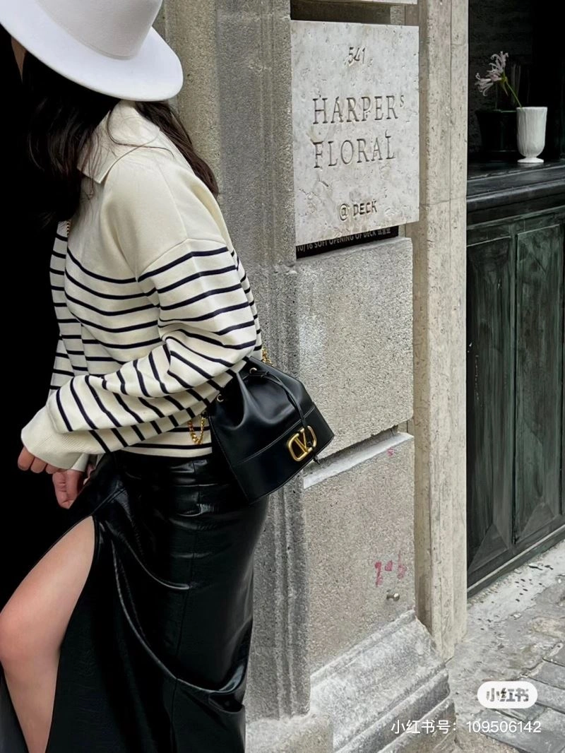 Valentino Bucket Bags Cozy 60075
