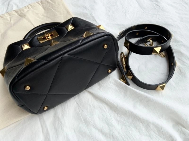 RelaxedFit Valentino Bucket Bags 60046