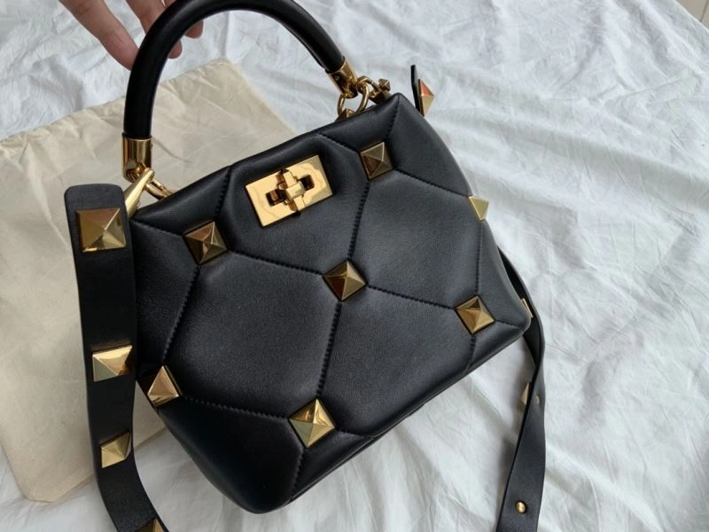 RelaxedFit Valentino Bucket Bags 60046