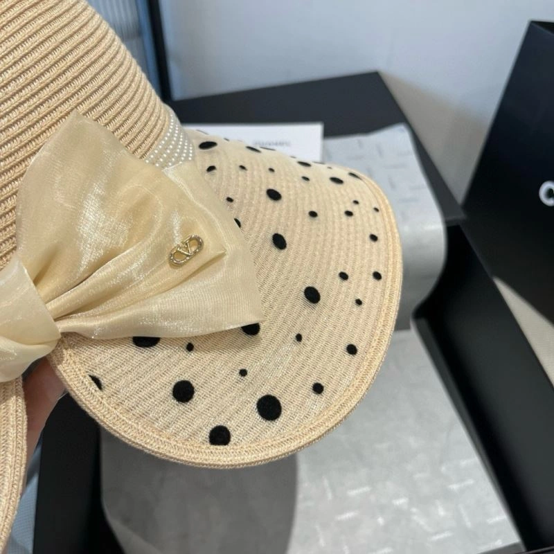Valentino Caps Fashionable 261534