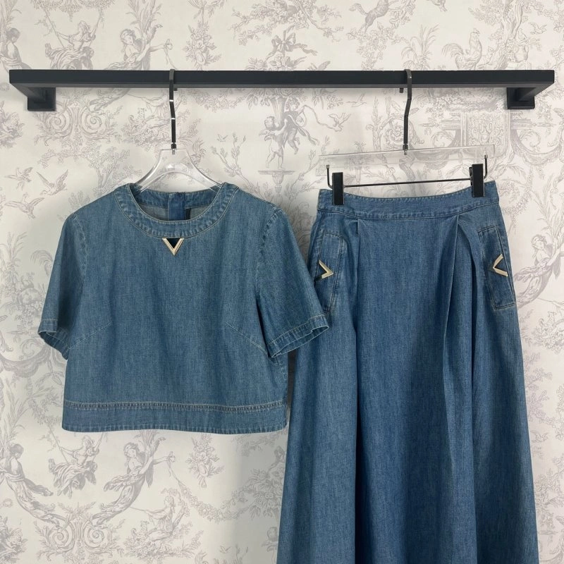 Compact Valentino Dress Suits 174292