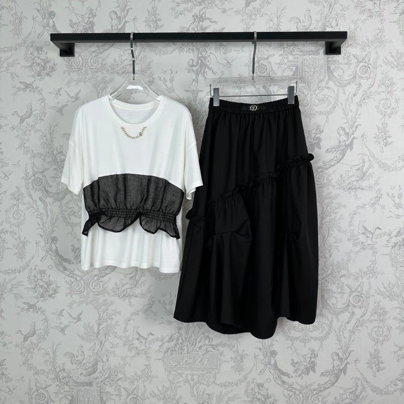 Cozy Valentino Dress Suits 174285