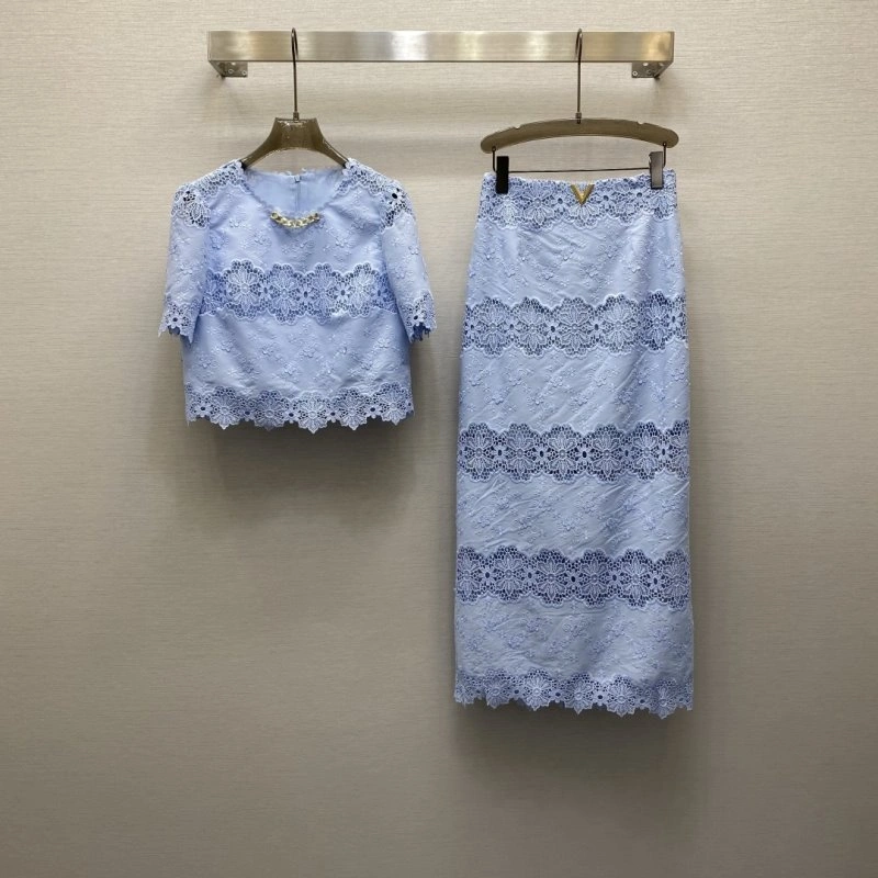 Packable Valentino Dress Suits 174484