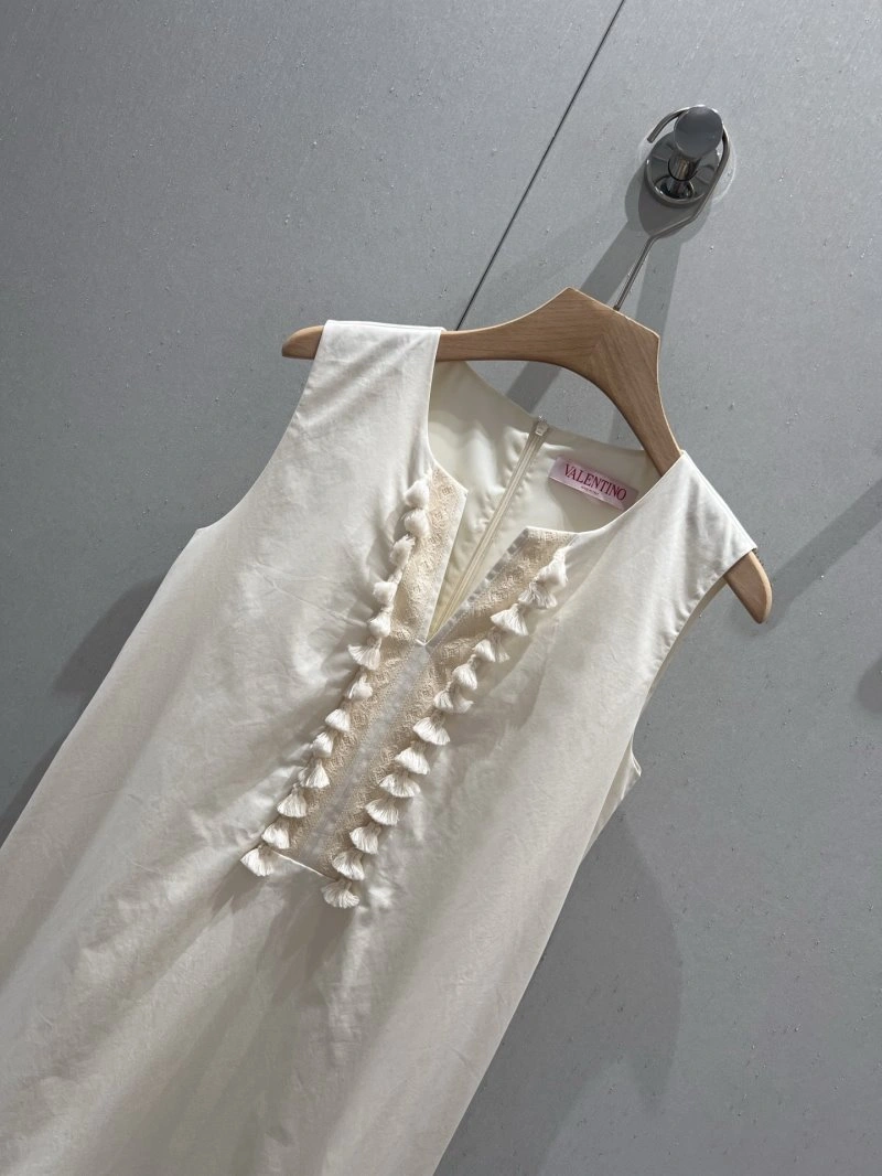 Supportive Valentino Dress 174378