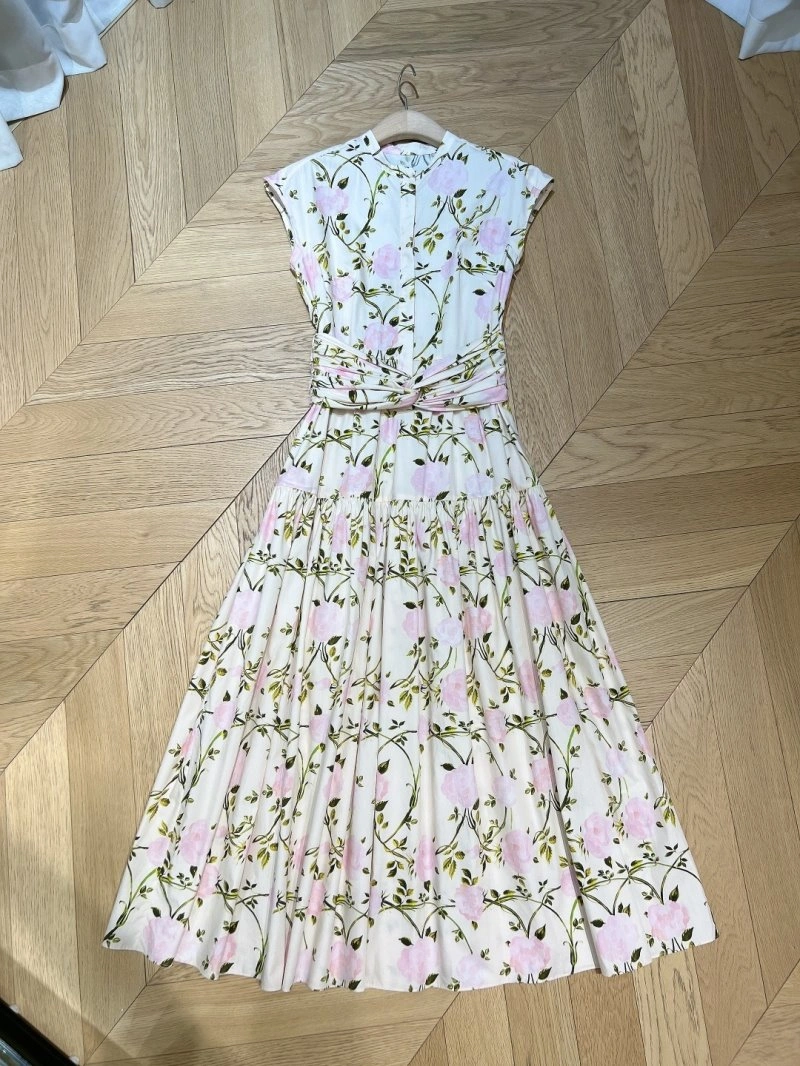 Durable Valentino Dress 174613