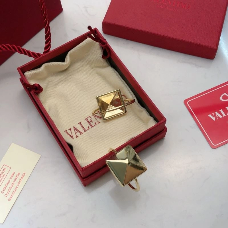 Breathable Valentino Earrings 213202