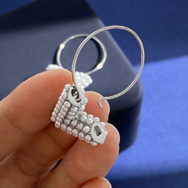 WrinkleFree Valentino Earrings 212504