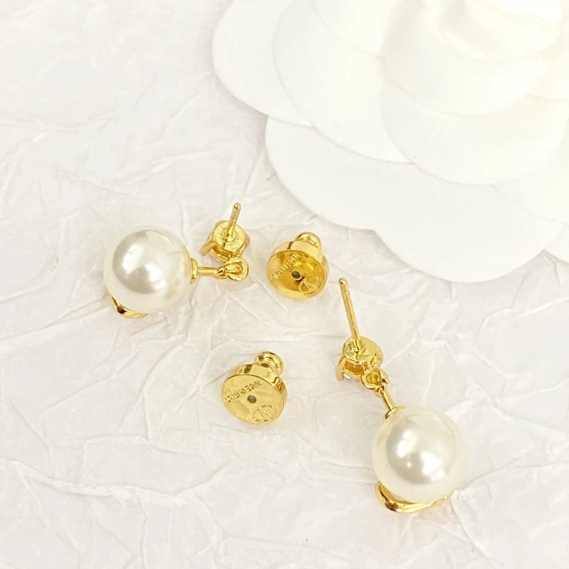 Valentino Earrings Trendsetting 211650