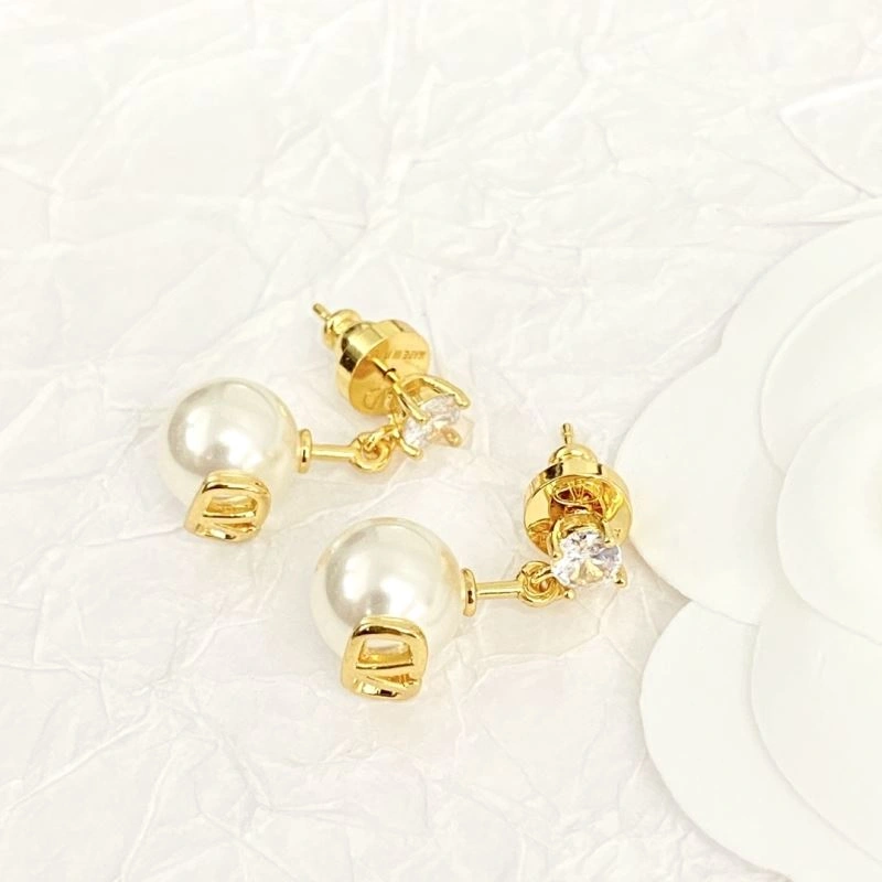 Valentino Earrings Trendsetting 211650