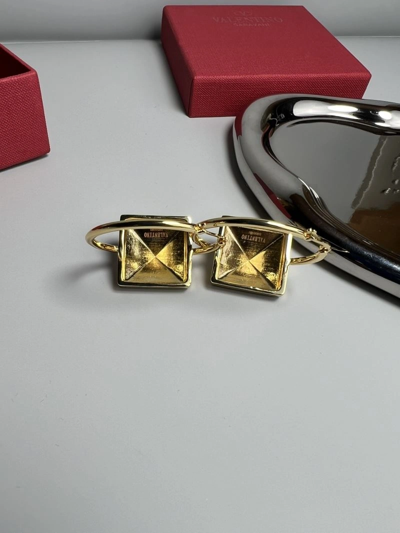 Soft Valentino Earrings 211057