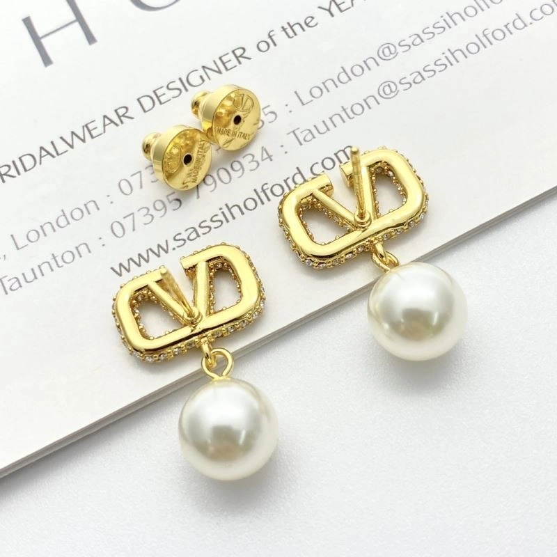 Chic Valentino Earrings 210333