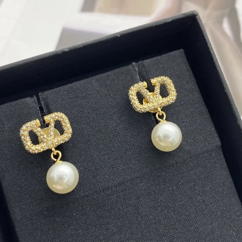 Chic Valentino Earrings 210333