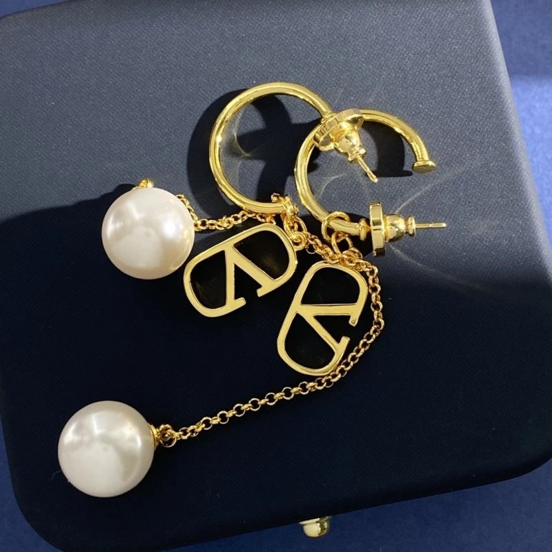 Durable Valentino Earrings 210331