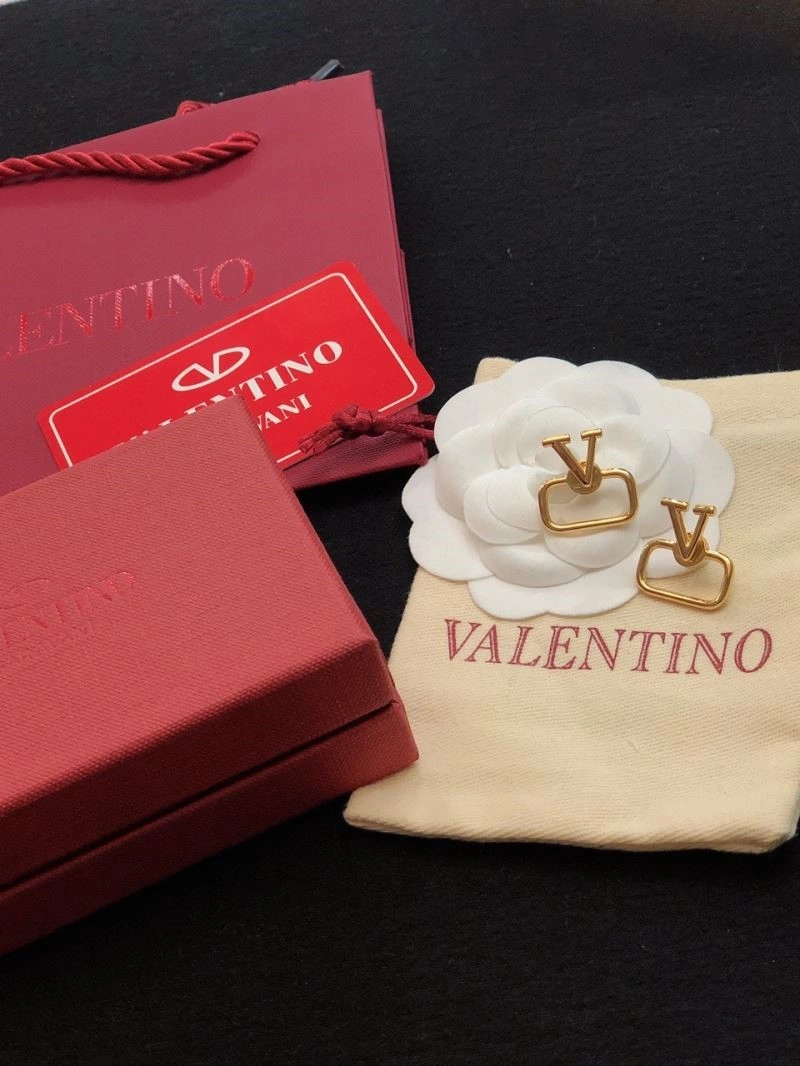 Valentino Earrings Trendsetting 210319